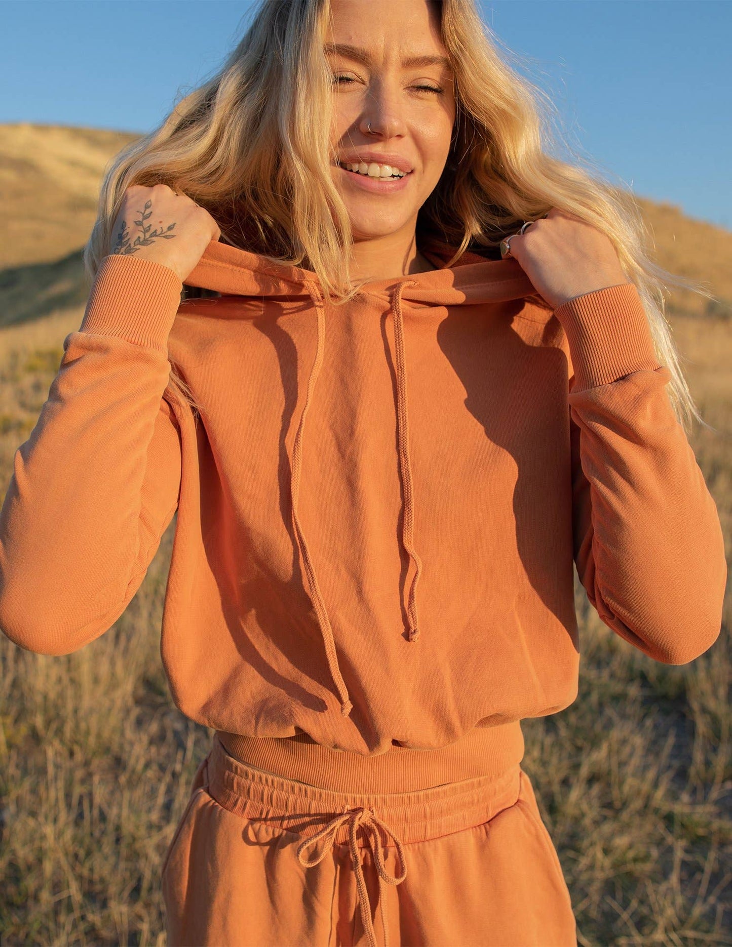 The New Daybreak Hoodie 2.0 - Peach